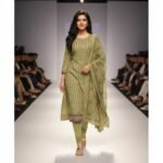 Print of 100% cotton of premier quality three-piece